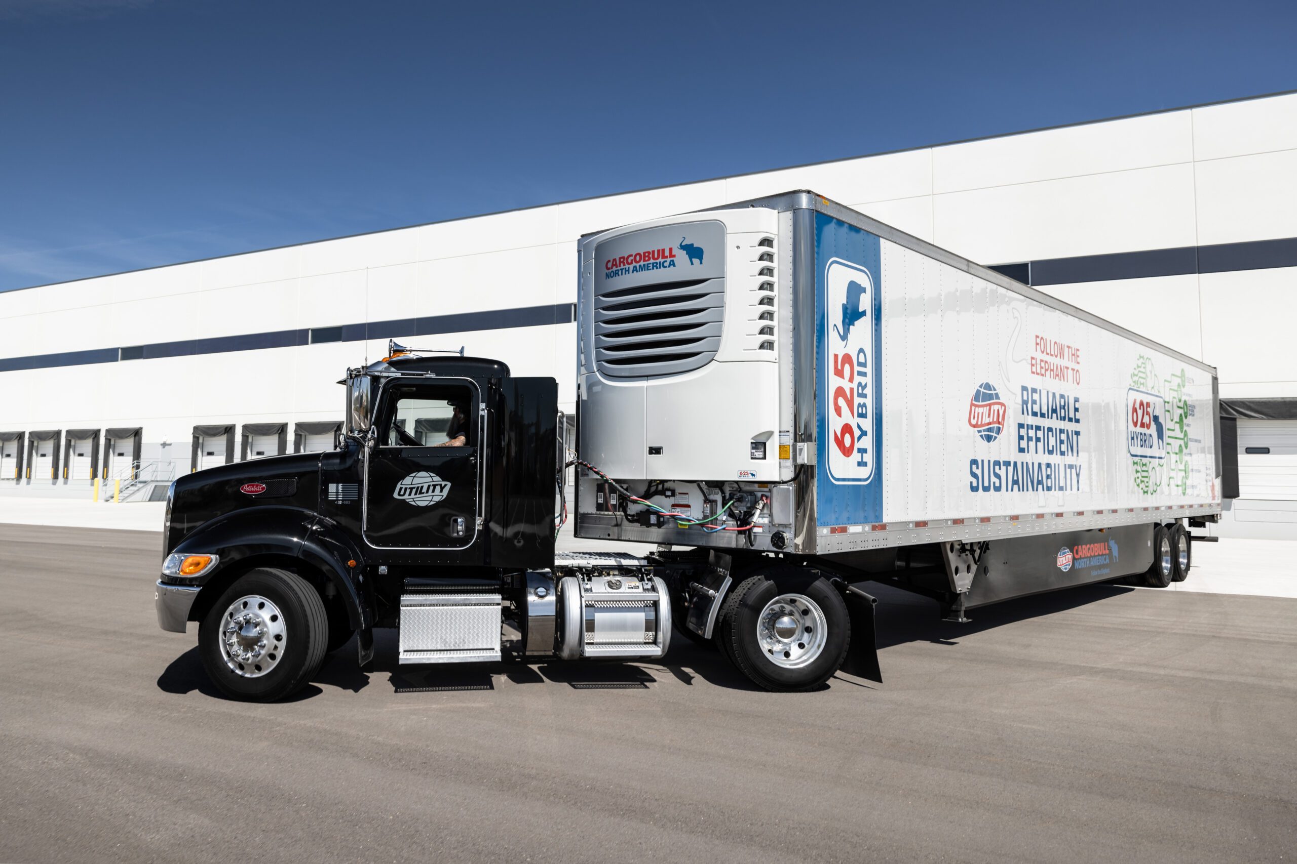 3000R reefer with Cargobull TRU at dock