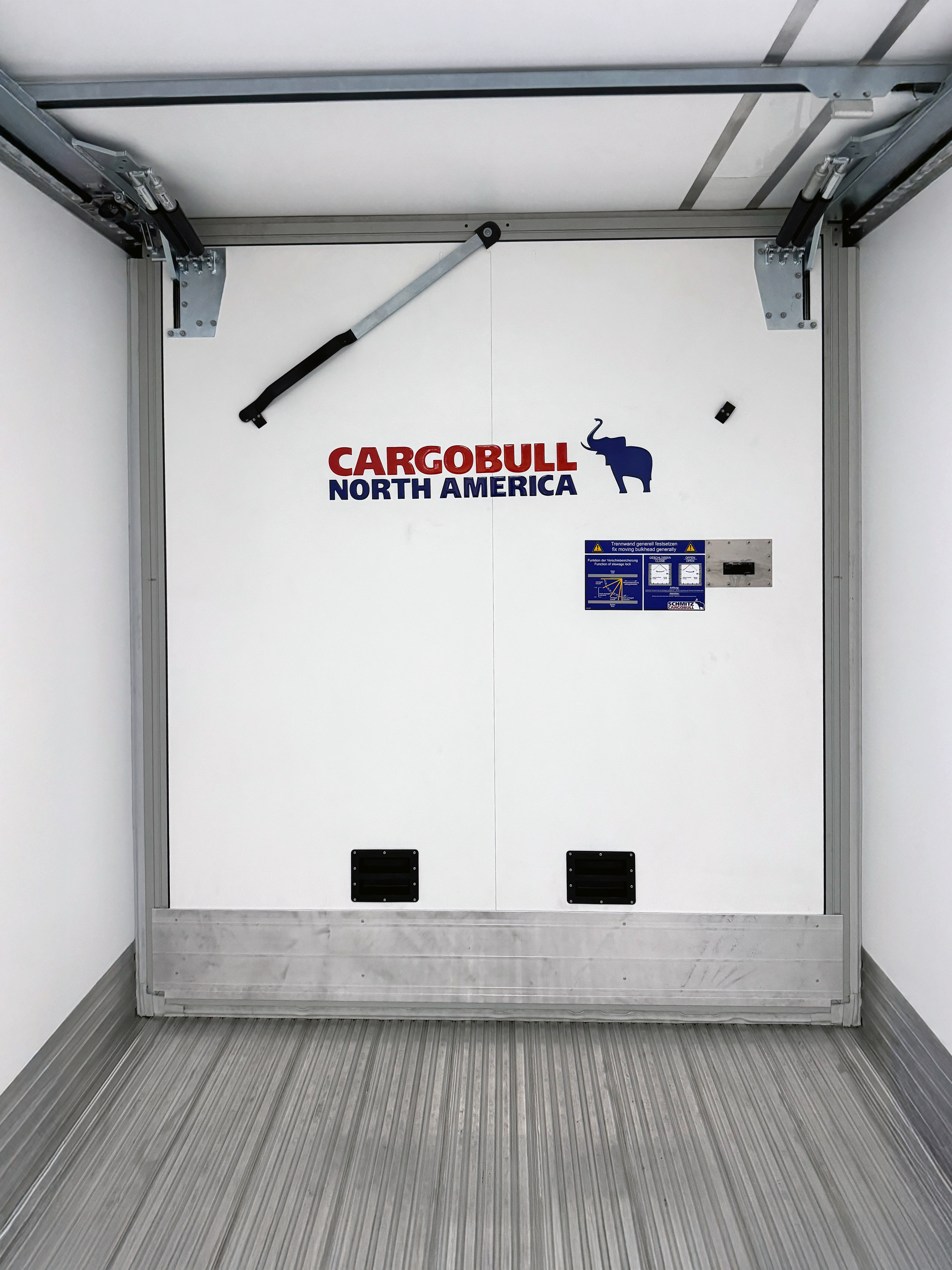 Cargobull load-dividing  moveable bulkhead