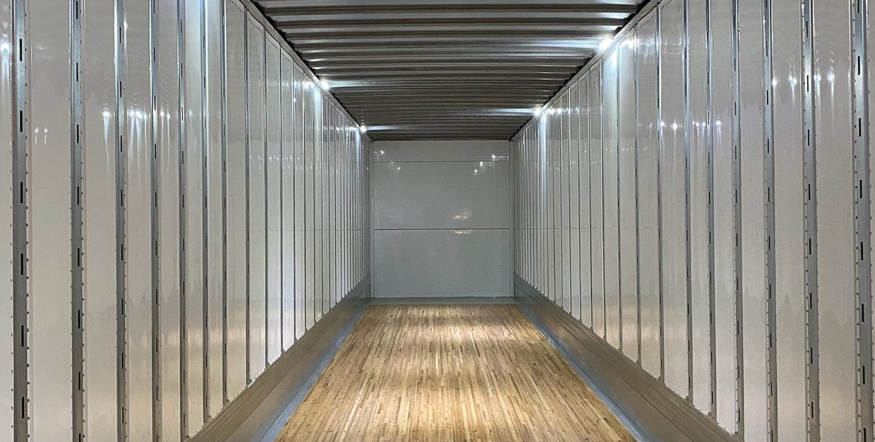 4000D-X Composite TBR with Snag-Free interior lining