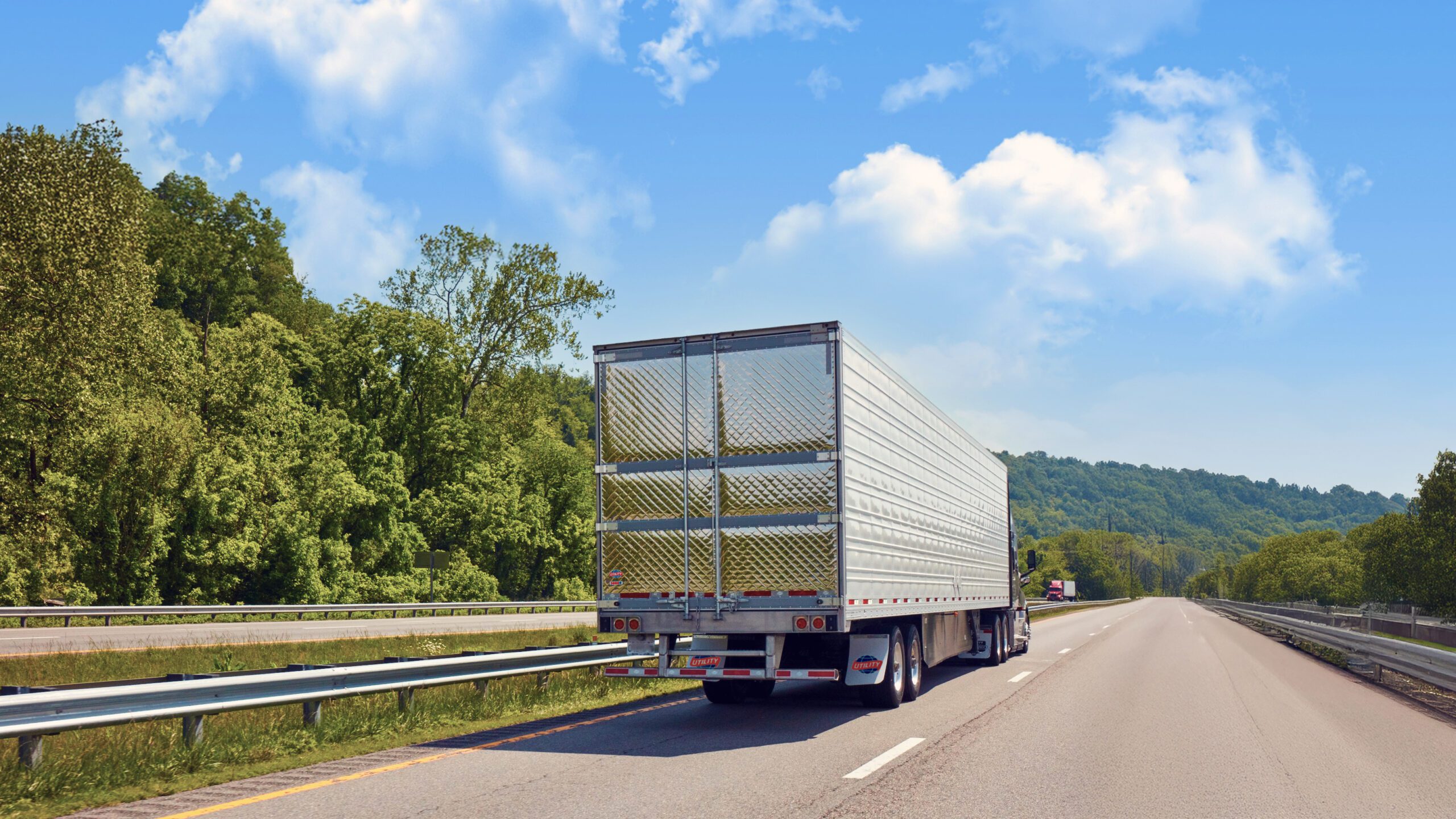 3000R Reefer rear angle